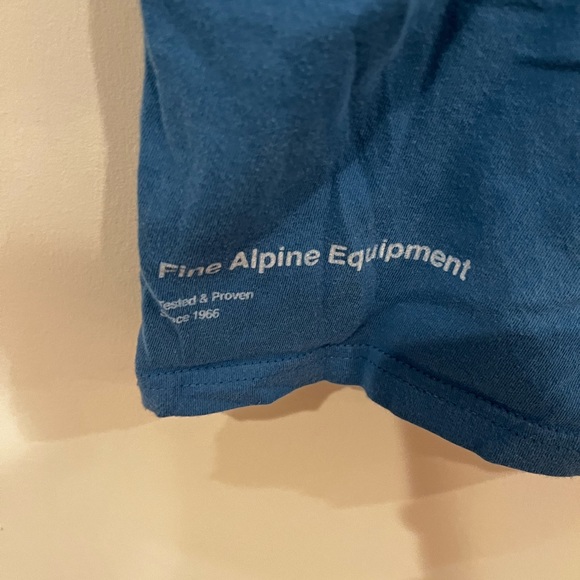 The North Face T-Shirt Men’s SZ. Small . Blue - Picture 2 of 4